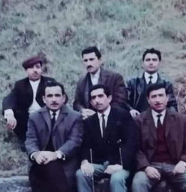 (Ön sıra) Ahmet Pekin (Akdik/Şihan), Ali Akkılıç (Mezra), ?  (Arka sıra) ?, Ahmet Dalkılıç (Akdik), Şıhali Doğru (Akdik/Şihan)