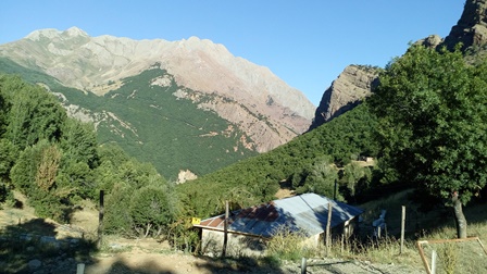 Pülümür Akdik/Aynıge köyünden Hınzori köyünün görünümü (Tozlu yollara damlayan gözyaşları) 