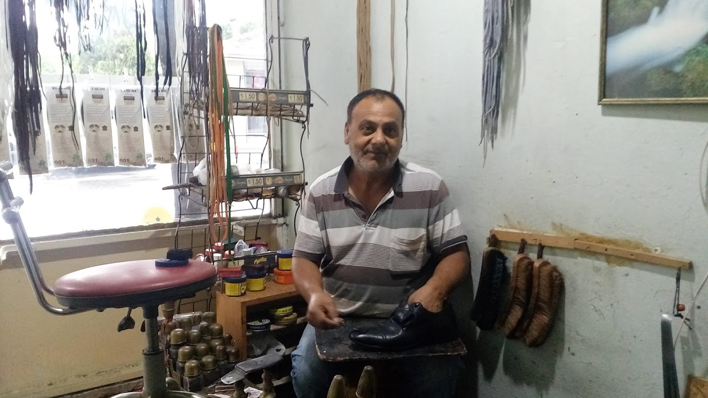 Ayakkabı tamircisi Baki Bora (Derince İstasyon Caddesi'nde kırk yıllık bir zanaatkâr)