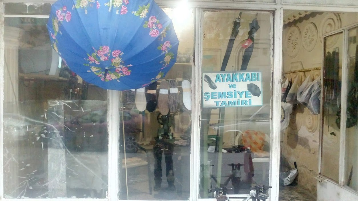 Şemsiye ve Ayakkabı Tamir Dükkânı