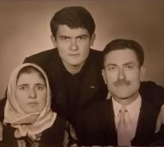 Hacı Bayram Arslantaş, anne ve babasıyla