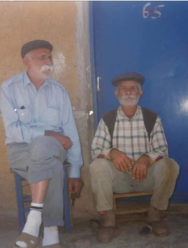 (Soldan sağa) Hasan Dalkılıç (1902-1997) ve Hasan Turp. (Fotoğraf: Hüseyin Dalkılıç arşivi)