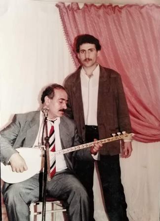 Hüseyin Dalkılıç ve Türk Halk Müziği Sanatçısı Muhlis Akarsu, İstanbul, 1987