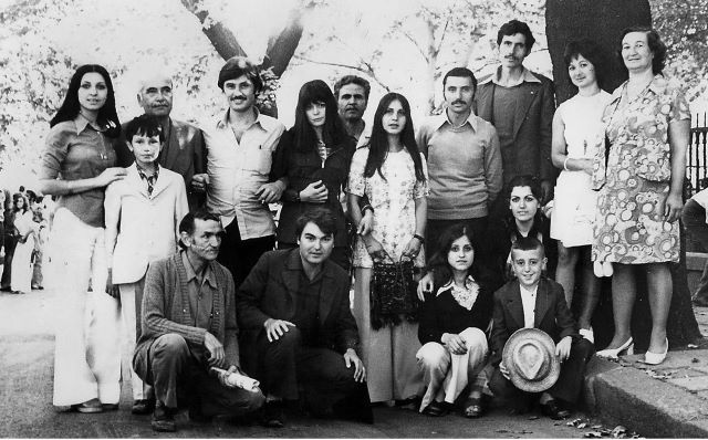 İsmail Somuncu (sağdan dördüncü), İstanbul Atatürk Eğitim Enstitüsü Resim İş Bölümündeki arkadaşlarıyla,  1971-1972. 