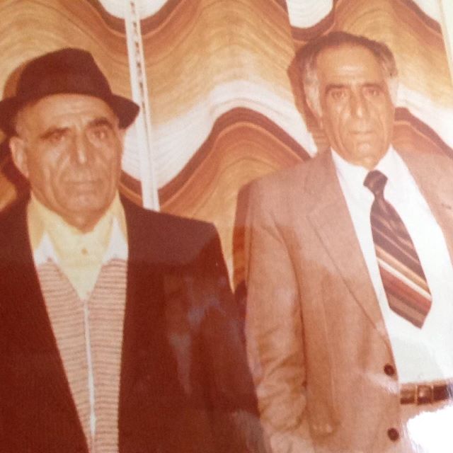 (Soldan sağa) Kamber Canerik (1912-2005) ve kardeşi Ali Arslan (1920-1988). Fotoğraf: Nimet Aslan arşivi
