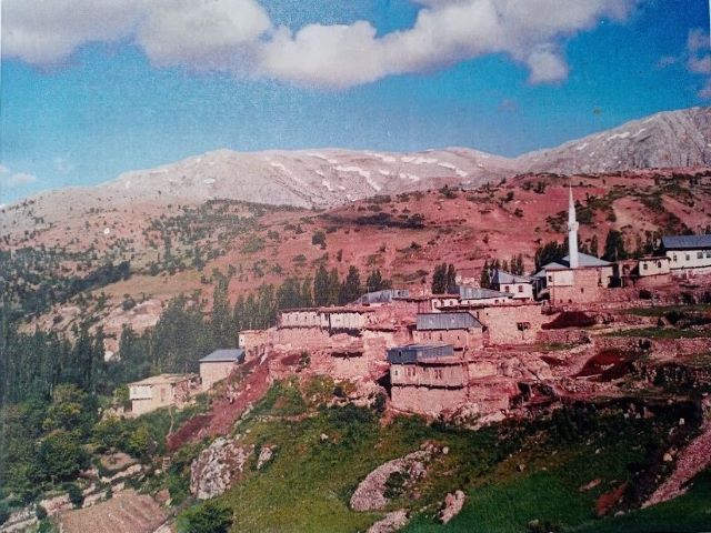 Erzincan Kemaliye (Eğin) Harmankaya (Abrenk köyü. Fotoğraf: İsmail Somuncu