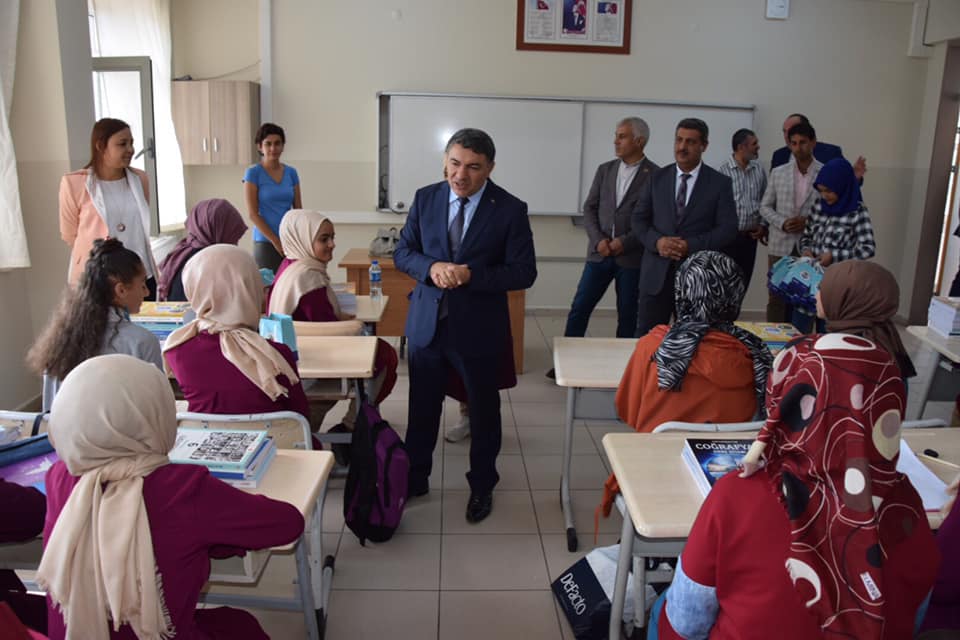 Dilovası Belediye Başkanı Hamza Şayir okul teftişinde!