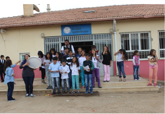 Mardin Midyat Gülveren İlköğretim Okulu. Fotoğraf: Midyat İlçe Millî Eğitim Müdürlüğü