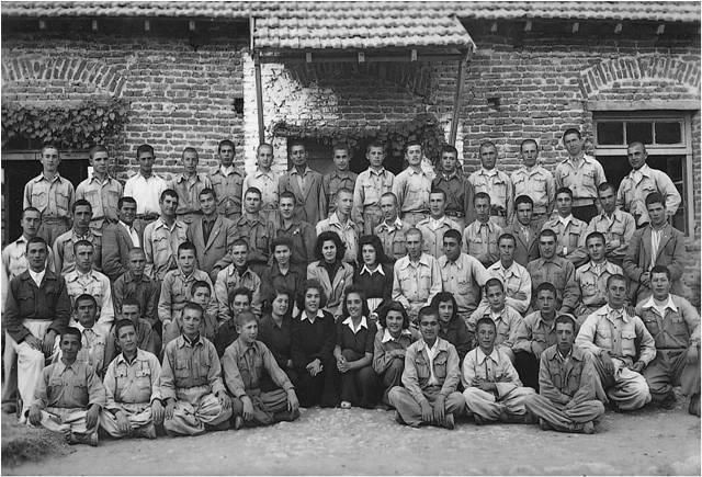 Balıkesir Savaştepe Köy Enstitüsünün ilk öğrencileri (Fotoğraf: Ercan Baysal arşivi) 