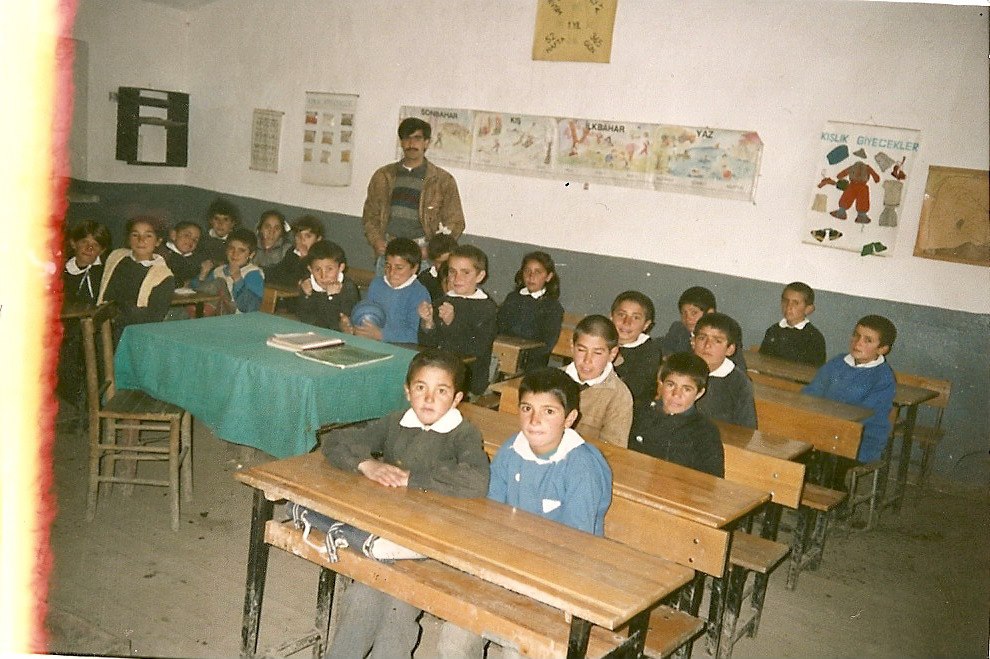 Yaylacık Köyü İlkokulu öğrencileri, 1990-1991(Fotoğraf: Süleyman Sakarya) 