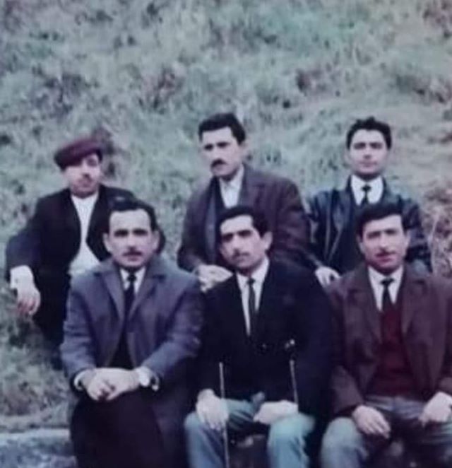 (Ön sıra) Ahmet Pekin (Akdik/Şihan), Ali Akkılıç (Mezra), ? (Arka sıra) ?, Ahmet Dalkılıç (Akdik), Şıhali Doğru (Akdik/Şihan)