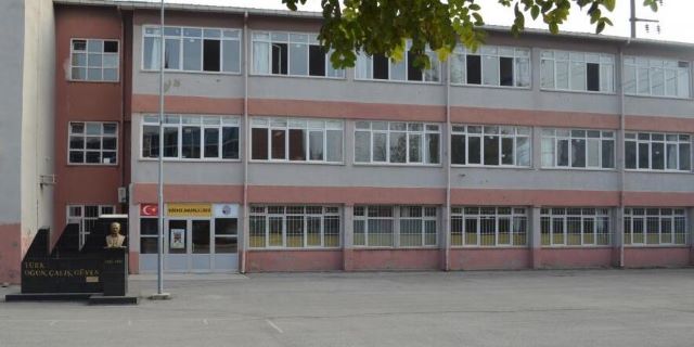 KOCAELİ DERİNCE ANADOLU LİSESİNİ YIKIP OTOPARK YAPTILAR!